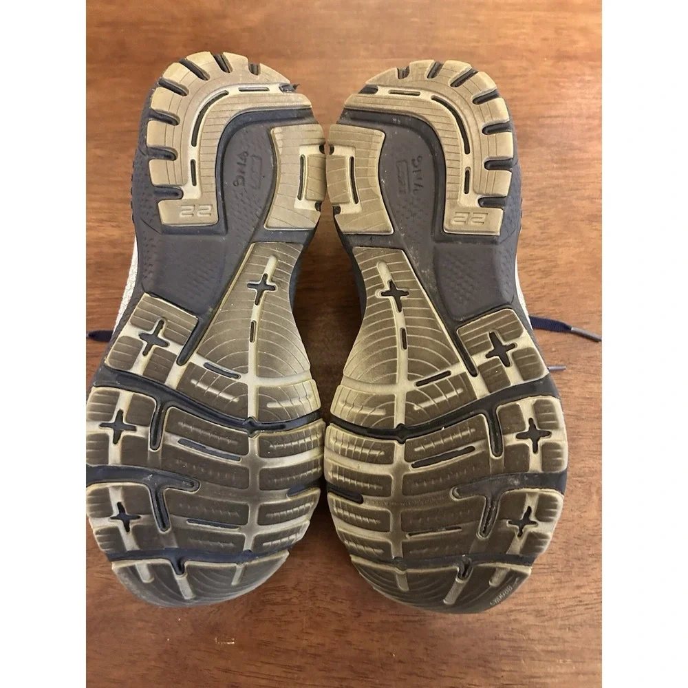 Size 8.5 B Brooks Adrenaline GTS 22 Low Grey Peacoat Women's Running Shoes